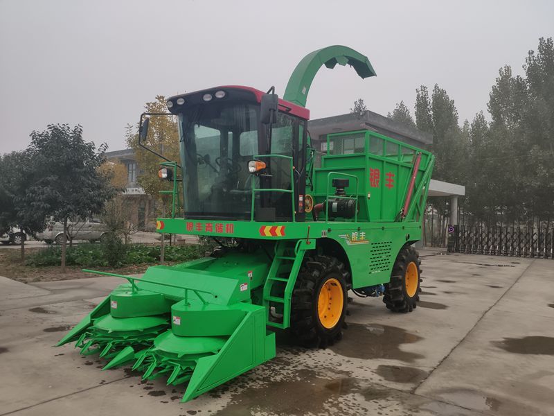 青儲機和秸稈壓塊機有什么區(qū)別？
